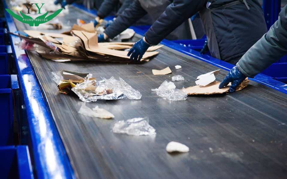 sorting recycle packaging