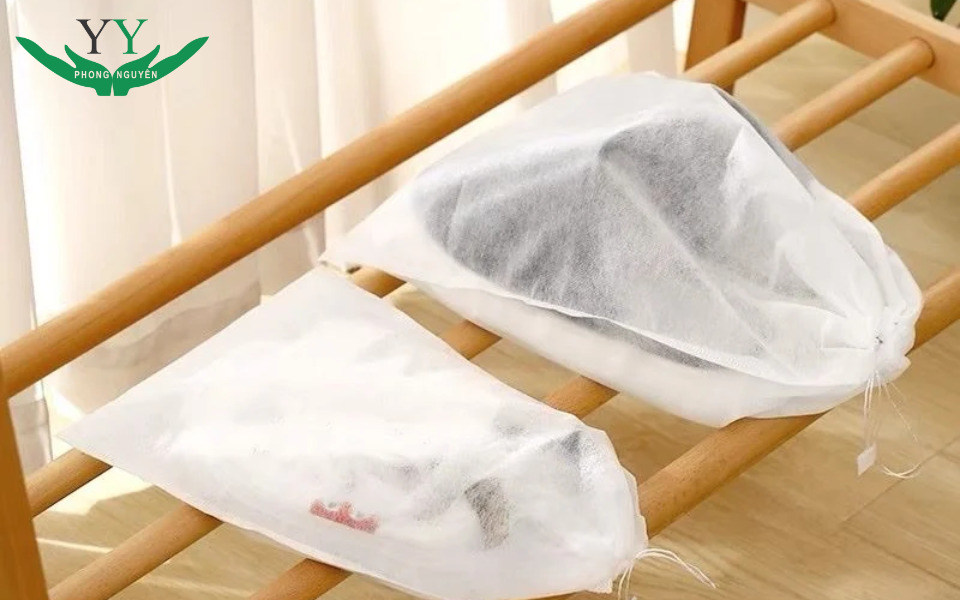 bảo quản giày trong túi vải