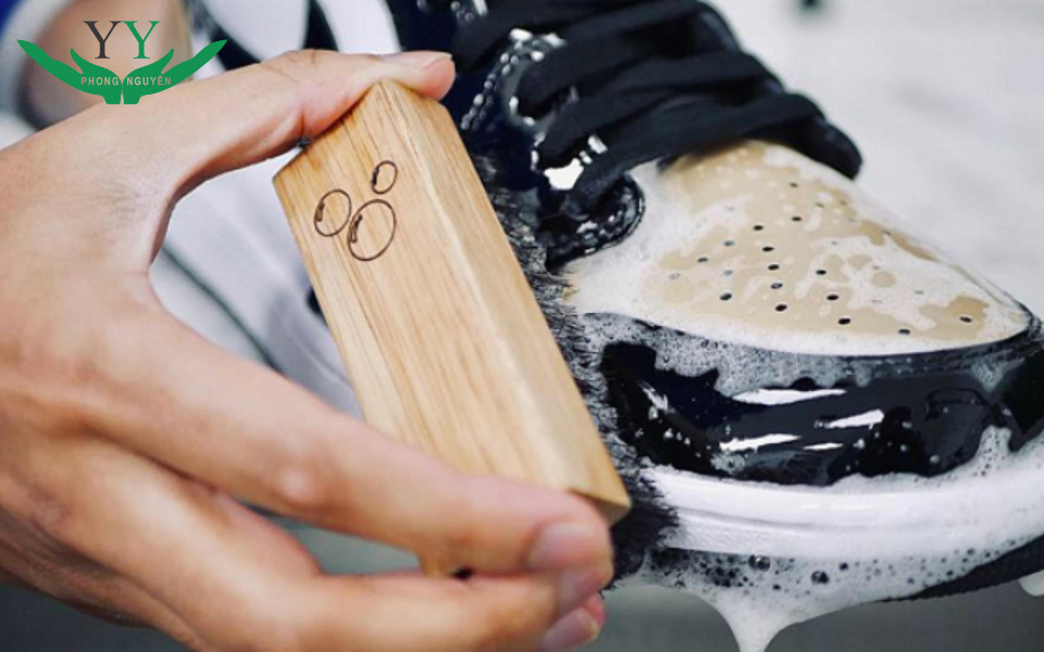 causes of shoes wearing out quickly